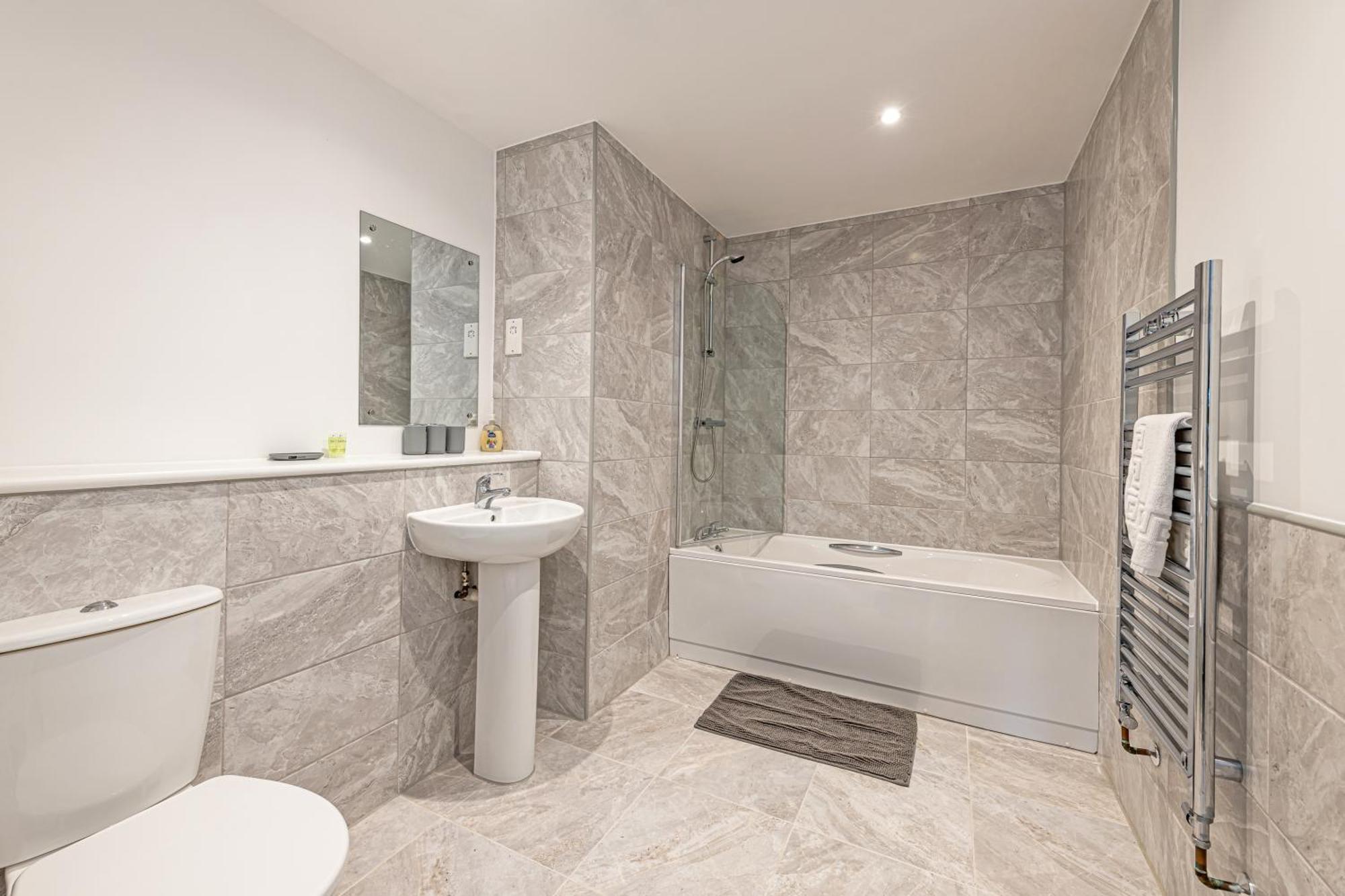 Gospel Heights Luxury Apartments With Parking Heswall Dış mekan fotoğraf